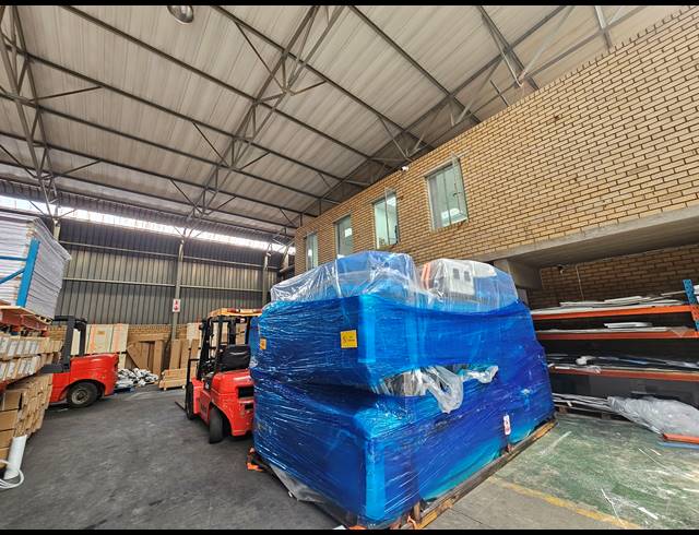 1,415M² WAREHOUSE TO LET IN MEADOWDALE